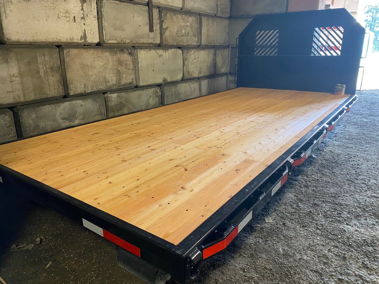 Hook Lift Systems SCS Manufacturing Inc.